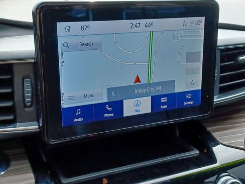 Used 2022 Ford Explorer Limited w/ Equipment Group 301A AWD/4WD image 24