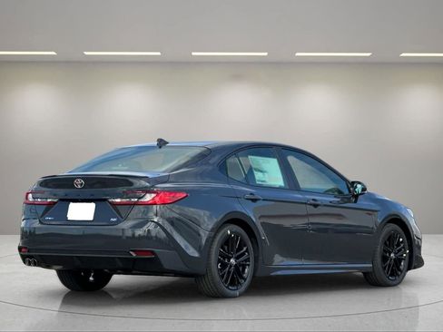 New 2026 Toyota Camry SE image 3