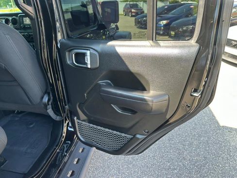 Used 2018 Jeep Wrangler Unlimited Sport S image 17