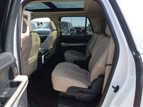 Used 2023 Ford Expedition Max Limited image 18