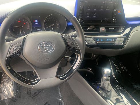 Used 2021 Toyota C-HR XLE image 16