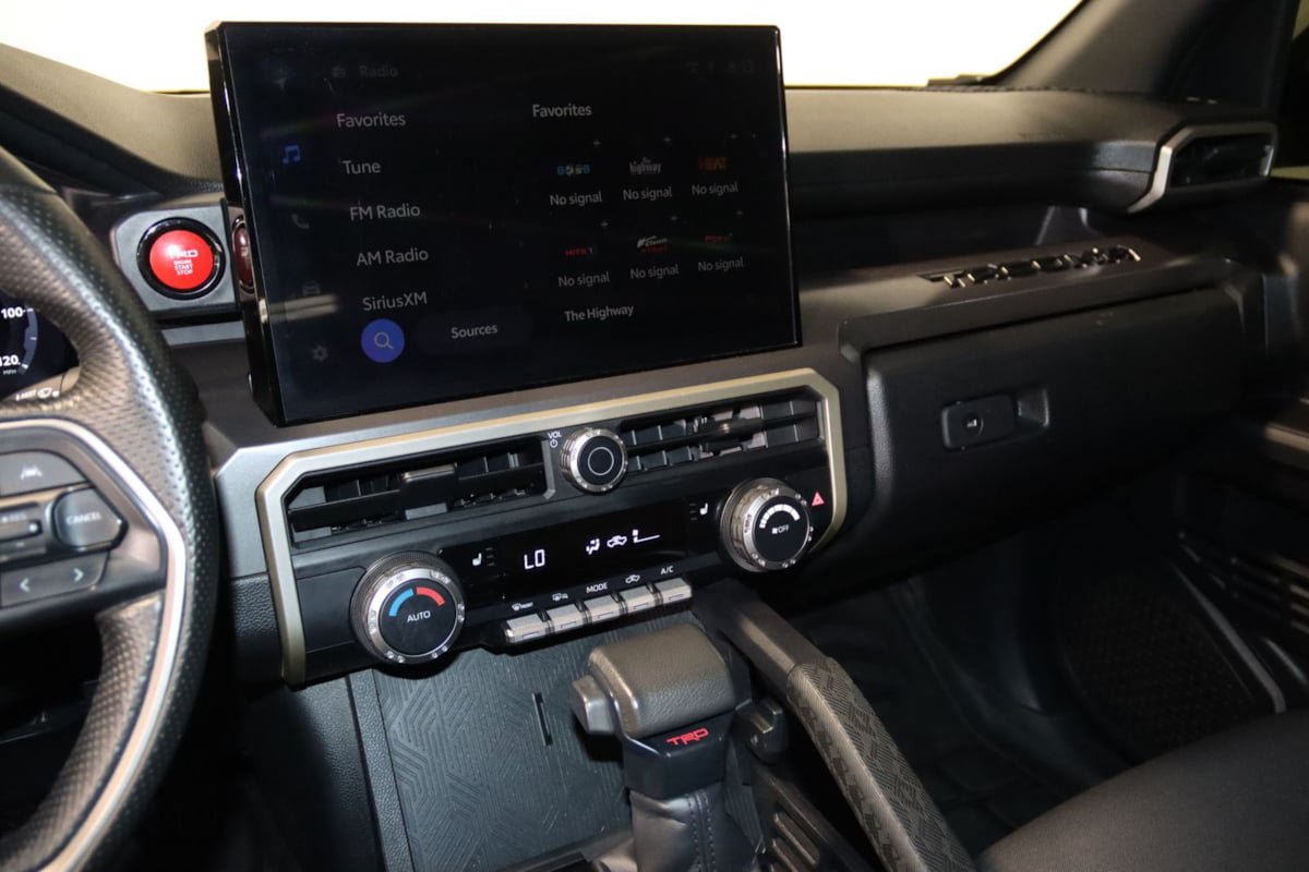 Used 2024 Toyota Tacoma TRD Off-Road AWD/4WD image 43