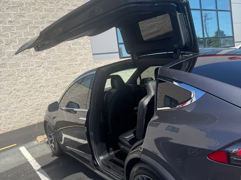 Used 2020 Tesla Model X Long Range AWD/4WD image 2