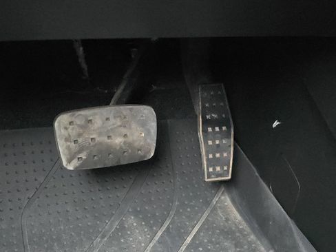 Used 2022 Chevrolet Traverse LS w/ LPO, Floor Liner Package image 45