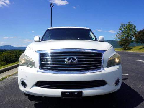 Used 2011 INFINITI QX56 4WD w/ Deluxe Touring Pkg image 2