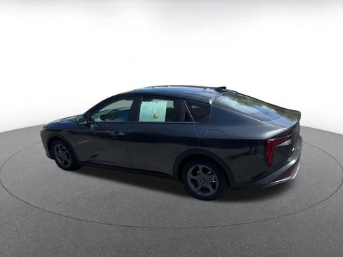 Used 2025 Kia K4 LXS image 10