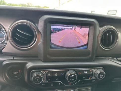 Used 2022 Jeep Wrangler Unlimited Sport AWD/4WD image 8