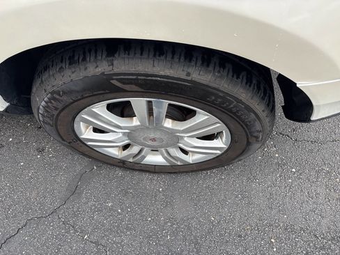 Used 2014 Cadillac SRX Luxury w/ Driver Awareness Package image 11