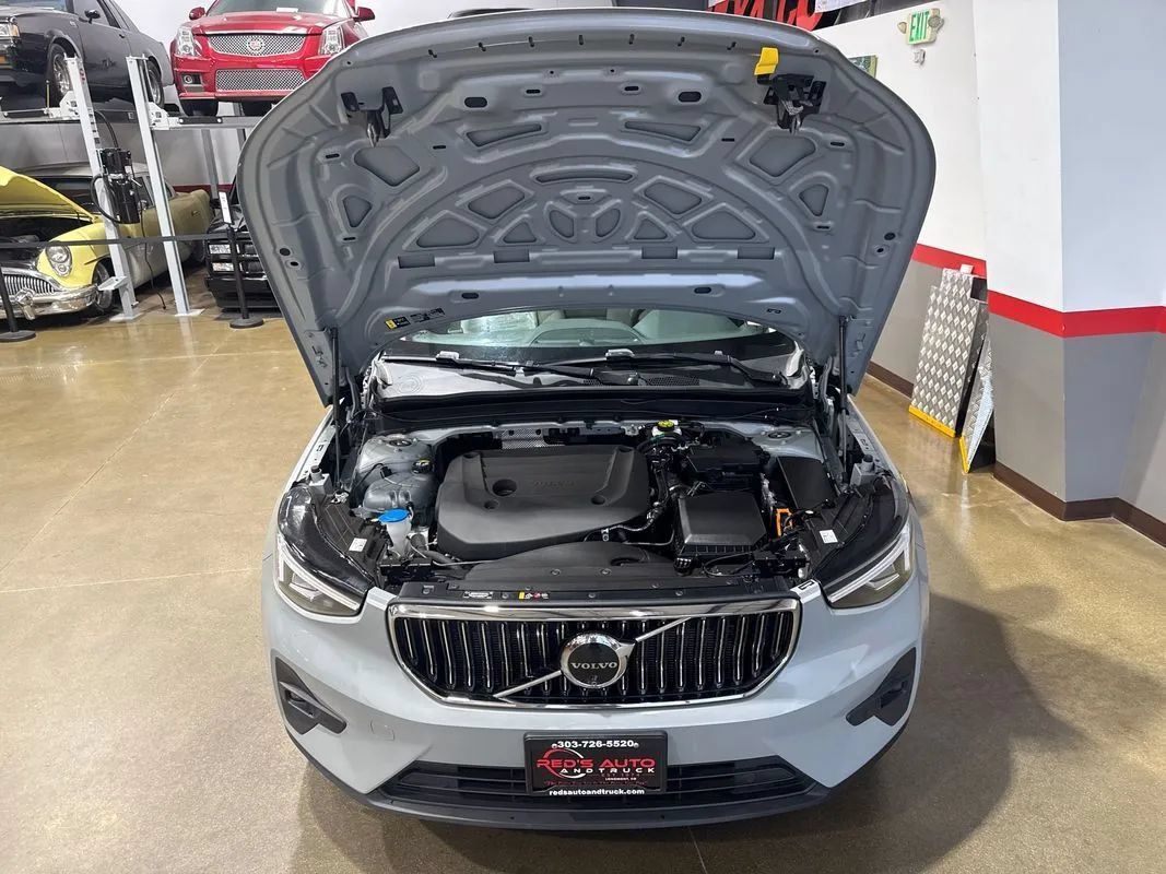 Used 2024 Volvo XC40 B5 Plus AWD/4WD image 79