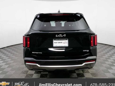 Used 2025 Kia Sorento S FWD image 28