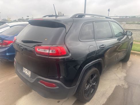 Used 2017 Jeep Cherokee High Altitude image 7