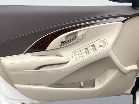 Used 2014 Buick LaCrosse Leather image 9