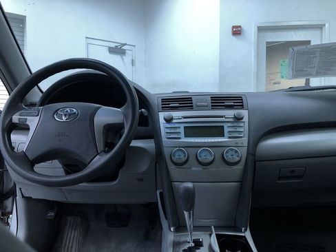 Used 2009 Toyota Camry LE image 17