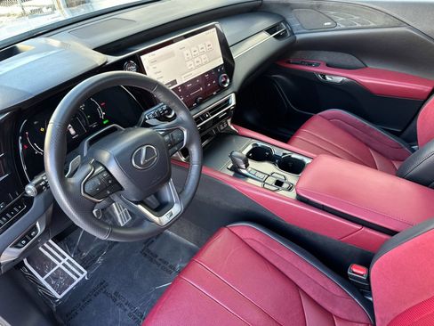 Used 2024 Lexus RX 500h F Sport w/ Convenience Package image 10