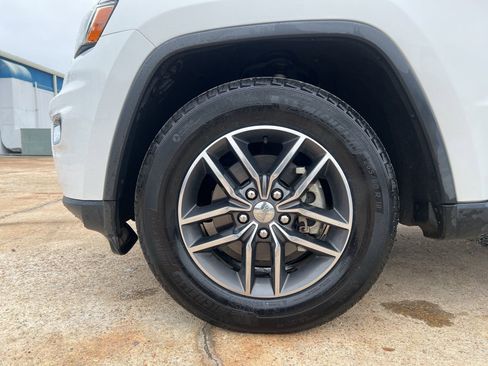 Used 2018 Jeep Grand Cherokee Limited image 7