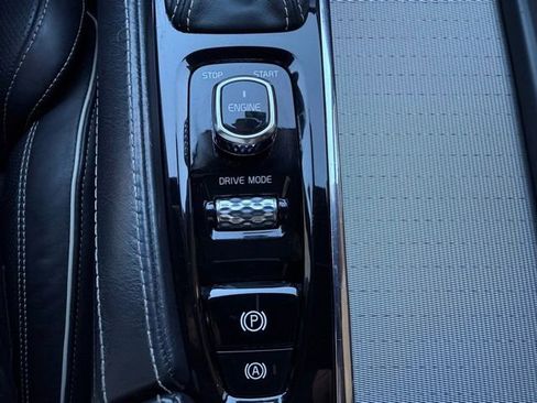 Used 2016 Volvo XC90 T6 R-Design w/ Vision Package image 20