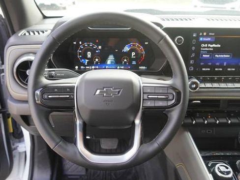 Used 2024 Chevrolet Colorado ZR2 w/ ZR2 Convenience Package III AWD/4WD image 33