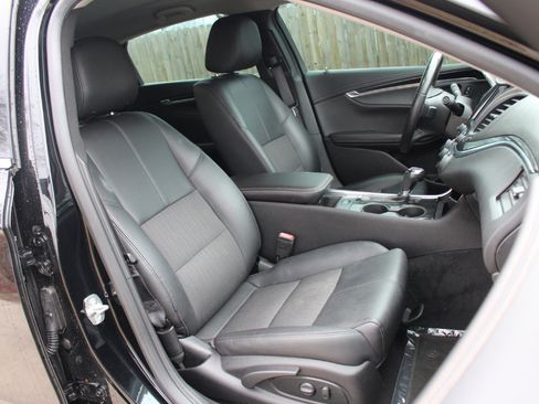 Used 2019 Chevrolet Impala LT image 37