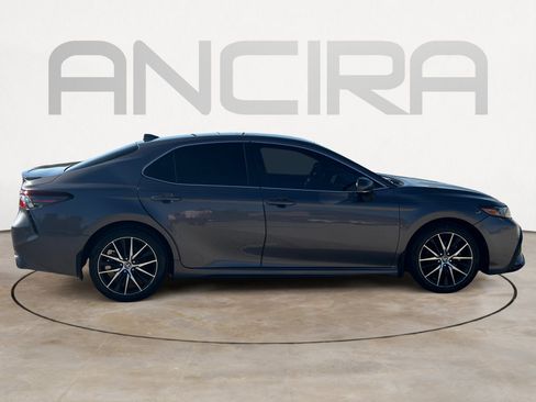 Used 2023 Toyota Camry SE FWD image 11
