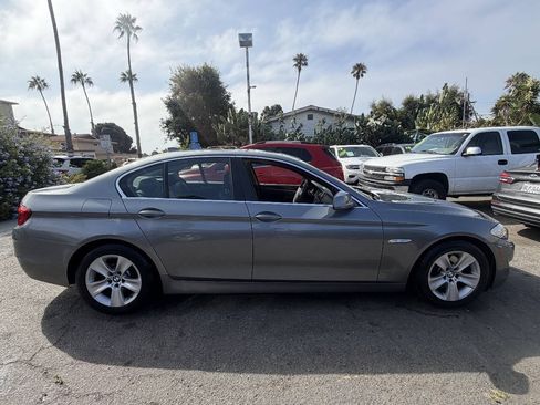 Used 2011 BMW 528i Sedan RWD image 4