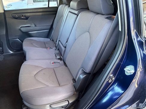 Used 2023 Toyota Highlander LE FWD image 41