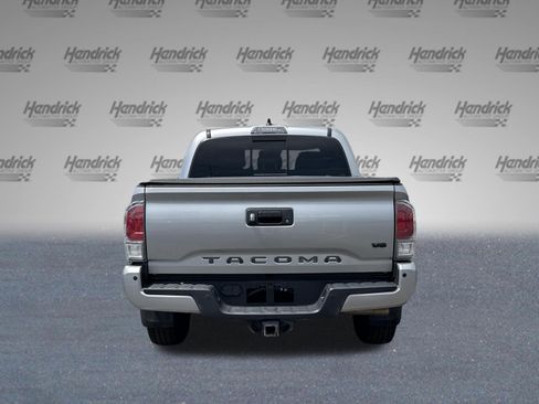 Used 2021 Toyota Tacoma TRD Off-Road w/ TRD Premium Off Road Package AWD/4WD image 8