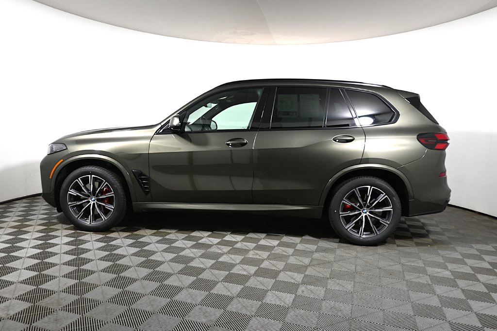 Certified 2025 BMW X5 xDrive40i w/ M Sport Package AWD/4WD image 2