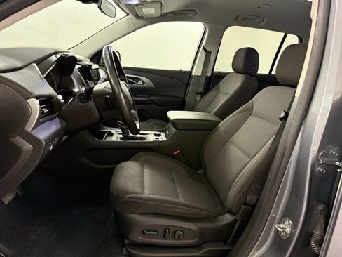 Used 2021 Chevrolet Traverse LT image 27
