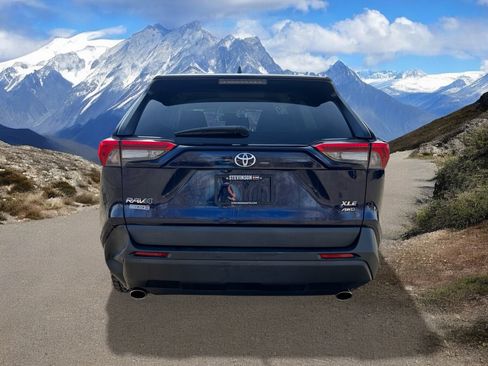 Certified 2021 Toyota RAV4 XLE image 4