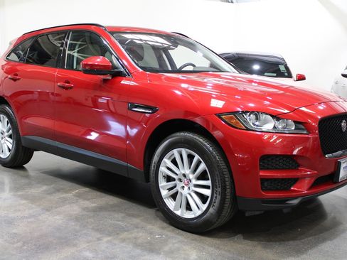 Used 2017 Jaguar F-PACE Prestige AWD/4WD image 2