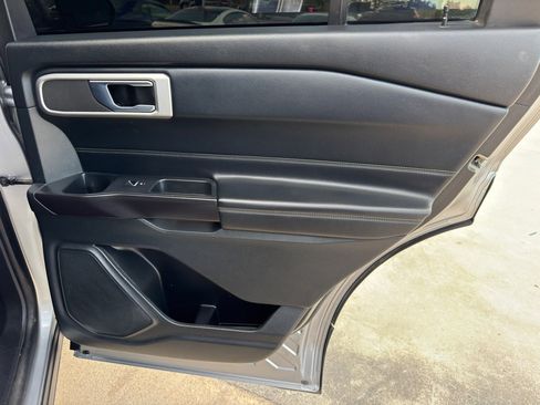 Used 2020 Ford Explorer XLT w/ Equipment Group 202A image 21