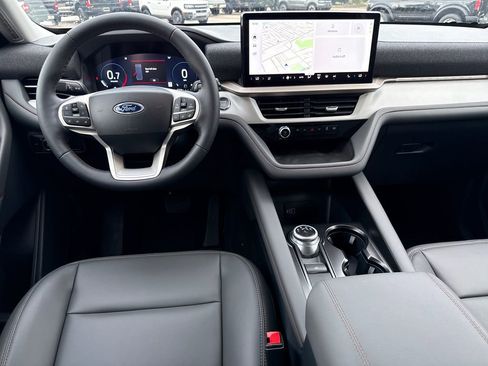 New 2026 Ford Explorer Active w/ Active Comfort Package RWD image 5