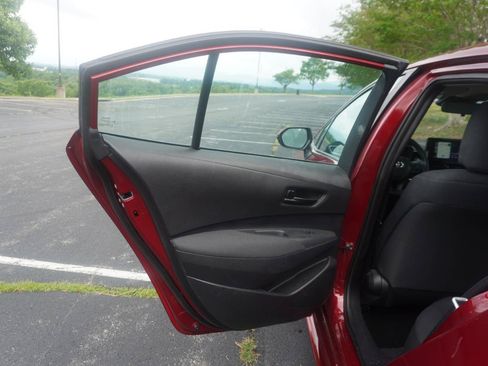 Used 2023 Toyota Corolla LE w/ LE Convenience Package FWD image 13