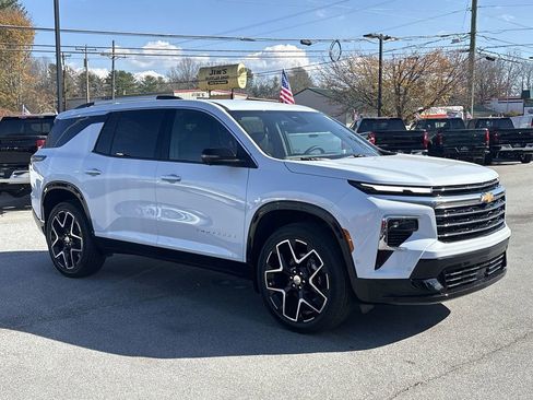 New 2026 Chevrolet Traverse High Country image 2