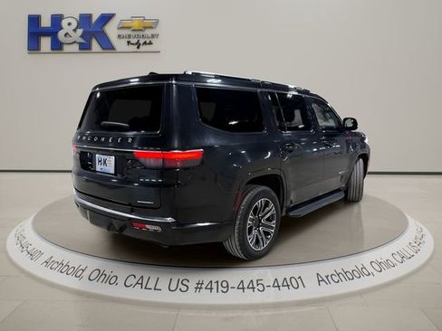 Used 2023 Jeep Wagoneer Series II AWD/4WD image 10