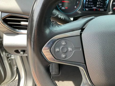 Used 2019 Chevrolet Traverse LT FWD image 9