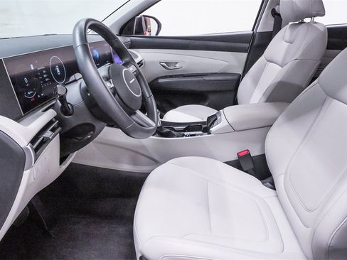 Certified 2025 Hyundai Tucson SEL image 9