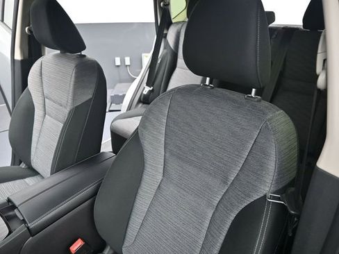 Used 2023 Nissan Rogue SV image 12