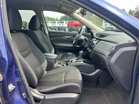 Used 2018 Nissan Rogue SV w/ Premium Package AWD/4WD image 8