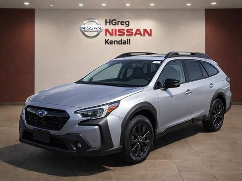Used 2025 Subaru Outback Onyx Edition AWD/4WD image 3