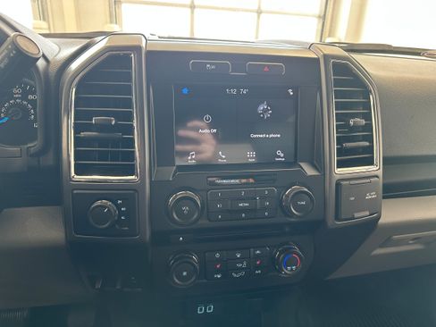 Used 2016 Ford F150 XLT w/ Equipment Group 302A Luxury AWD/4WD image 18