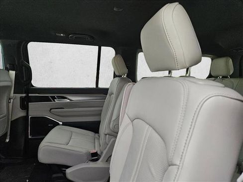 New 2026 Jeep Grand Wagoneer Limited AWD/4WD image 16