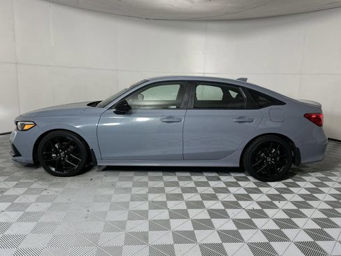Used 2023 Honda Civic Sport image 5