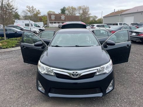 Used 2014 Toyota Camry XLE w/ Leather Package FWD image 30