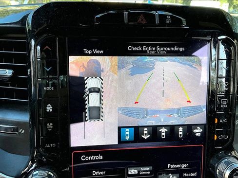 Used 2019 RAM 2500 Laramie w/ Black Appearance Package image 13