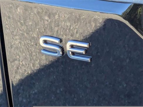 New 2026 Volkswagen Atlas SE image 12