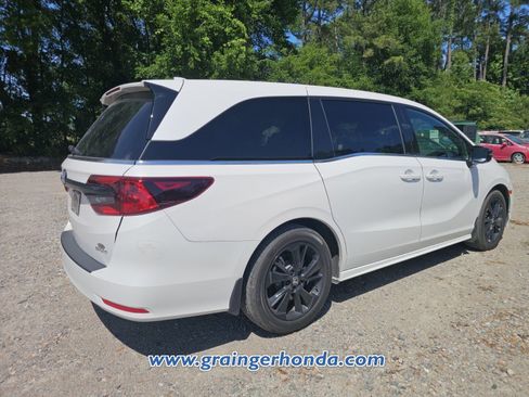 Certified 2024 Honda Odyssey Sport image 6