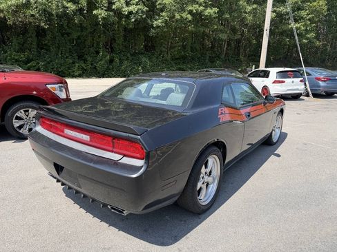 Used 2010 Dodge Challenger R/T RWD image 4
