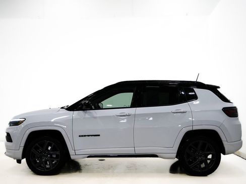 Used 2025 Jeep Compass Limited w/ High Altitude Package AWD/4WD image 6
