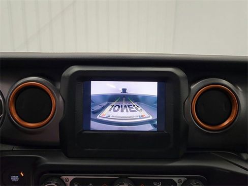 Used 2021 Jeep Gladiator Mojave w/ Cold Weather Group image 23